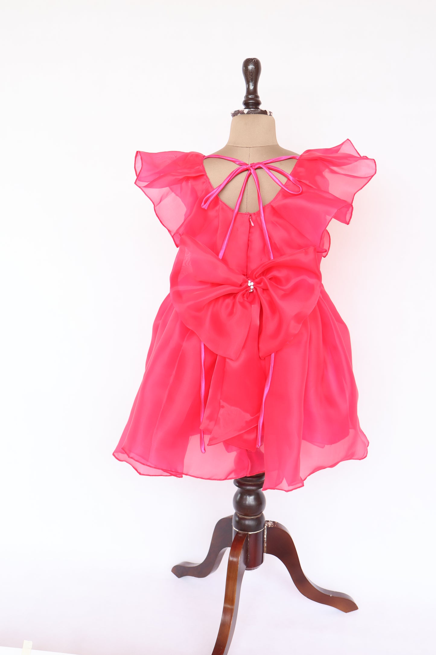 GET FLAT 50% OFF ON "FLAIRY FLUTTER"