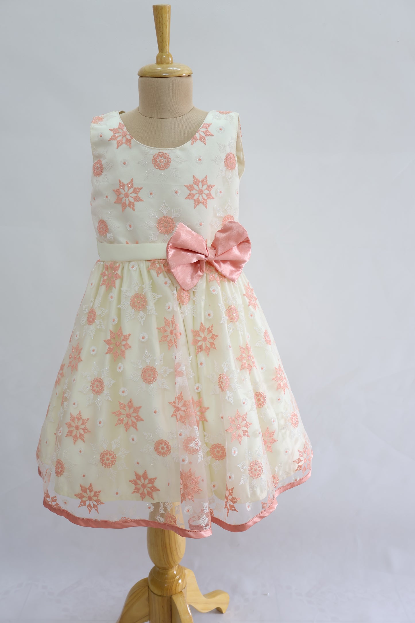 GET FLAT 50% OFF ON "LACE LUXURY DRESS"