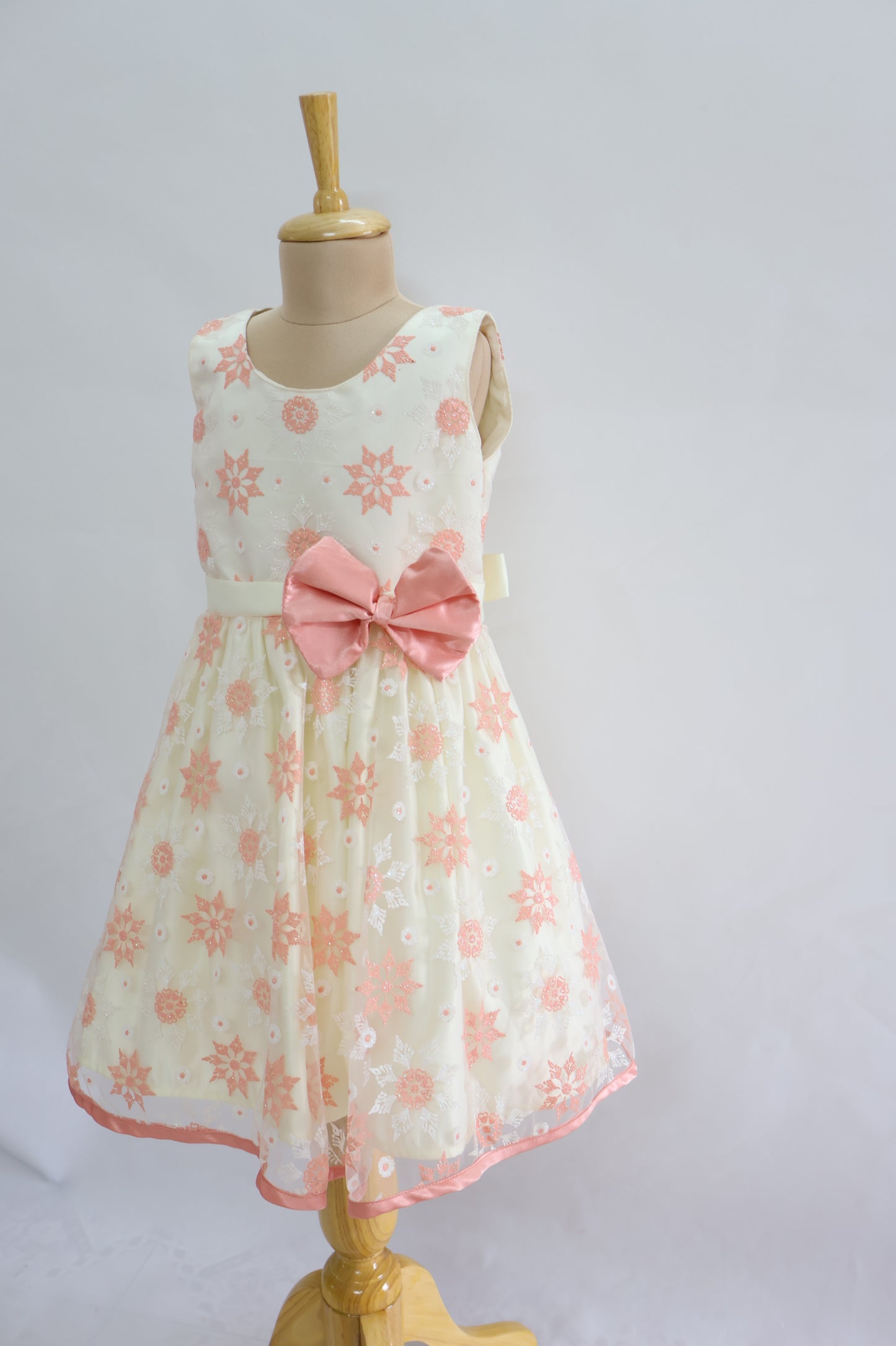 GET FLAT 50% OFF ON "LACE LUXURY DRESS"