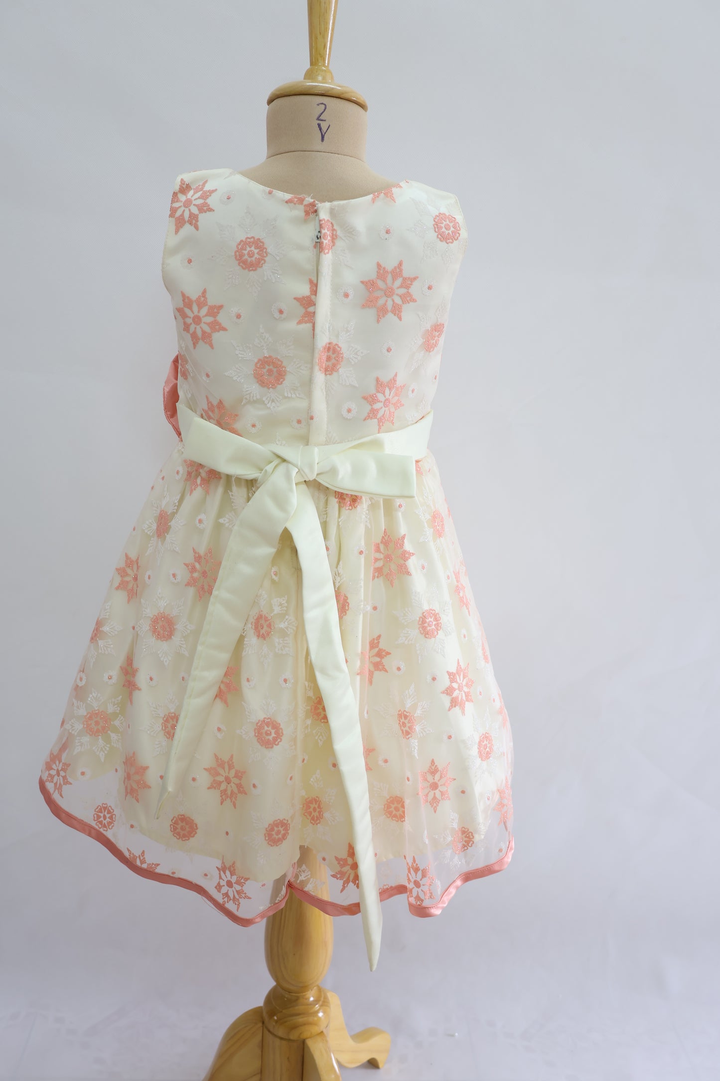 GET FLAT 50% OFF ON "LACE LUXURY DRESS"